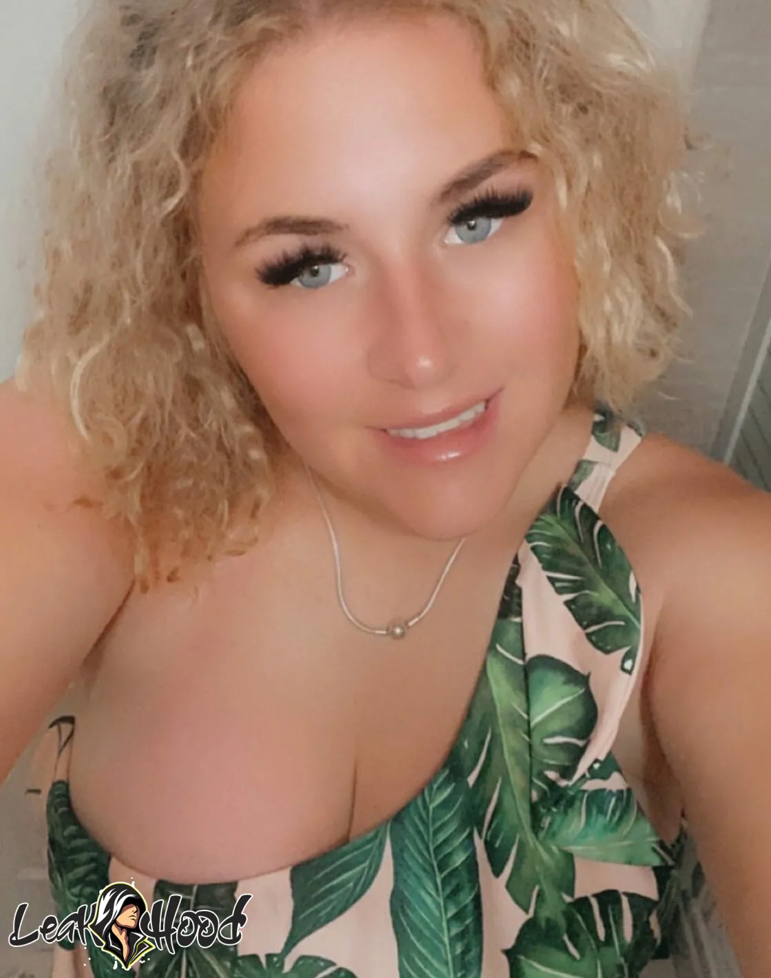 Curvy Abbii Nude Leaks OnlyFans #18 - LeakHood