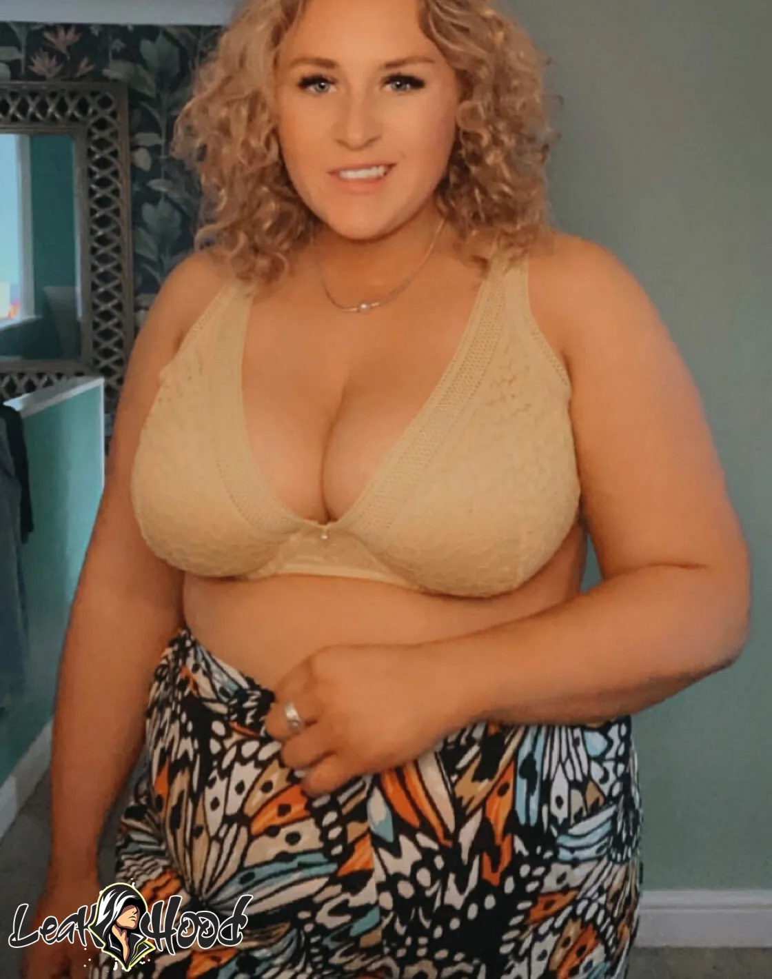 Curvy Abbii Nude Leaks OnlyFans #54 - LeakHood