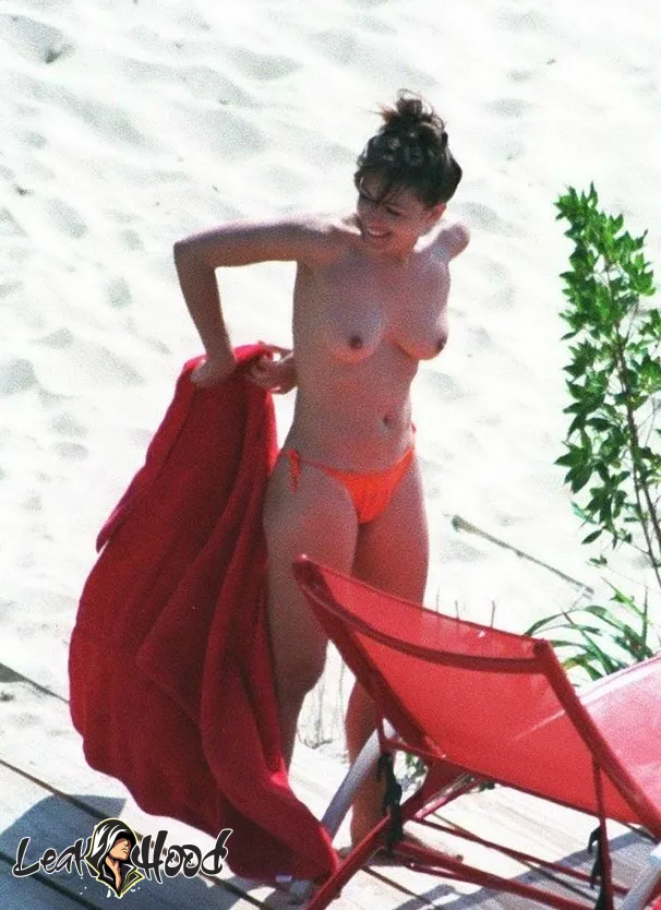 Elizabeth Hurley Nude Leaks OnlyFans #182 - LeakHood