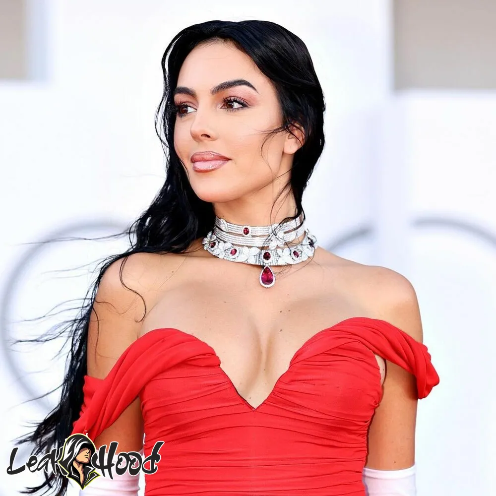 Georgina Rodriguez Nude Leaks OnlyFans #1177 - LeakHood