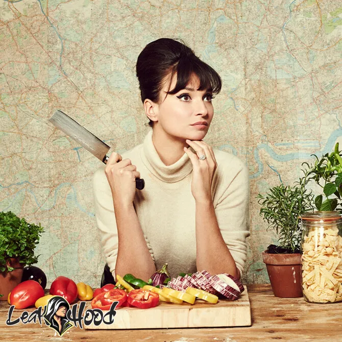 Gizzi Erskine Nude Leaks OnlyFans #41 - LeakHood