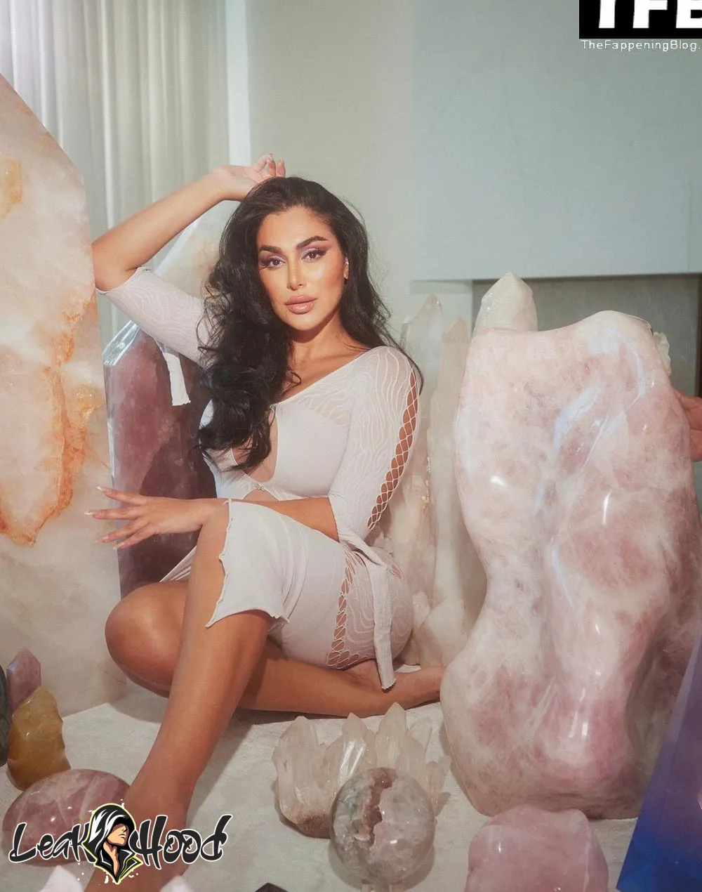 Huda Kattan Nude Leaks OnlyFans #21 - LeakHood