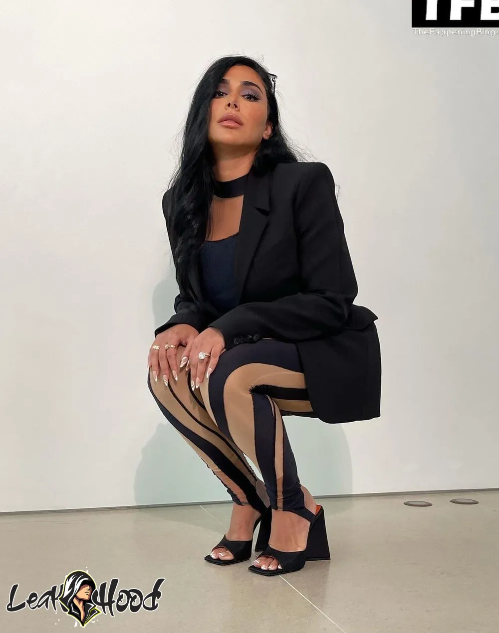 Huda Kattan Nude Leaks OnlyFans #34 - LeakHood