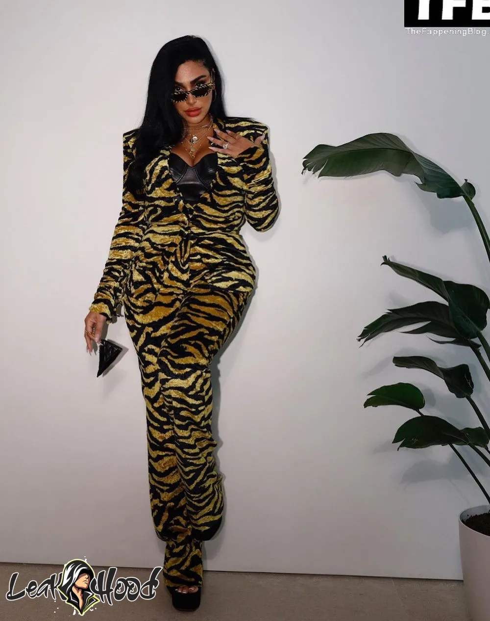 Huda Kattan Nude Leaks OnlyFans #37 - LeakHood