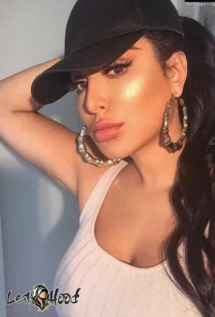 Huda Kattan Nude Leaks OnlyFans #50 - LeakHood