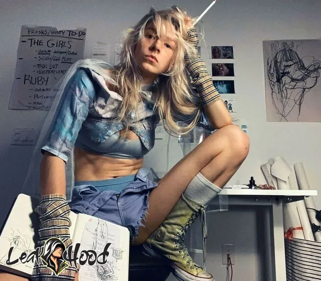 Hunter Schafer Nude Leaks OnlyFans #171 - LeakHood