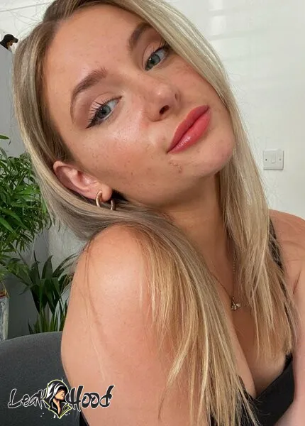 larahart44 Nude Leaks OnlyFans #23 - LeakHood