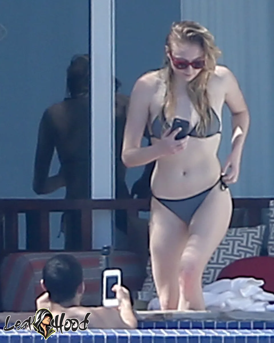 Sophie Turner Nude Leaks OnlyFans #267 - LeakHood