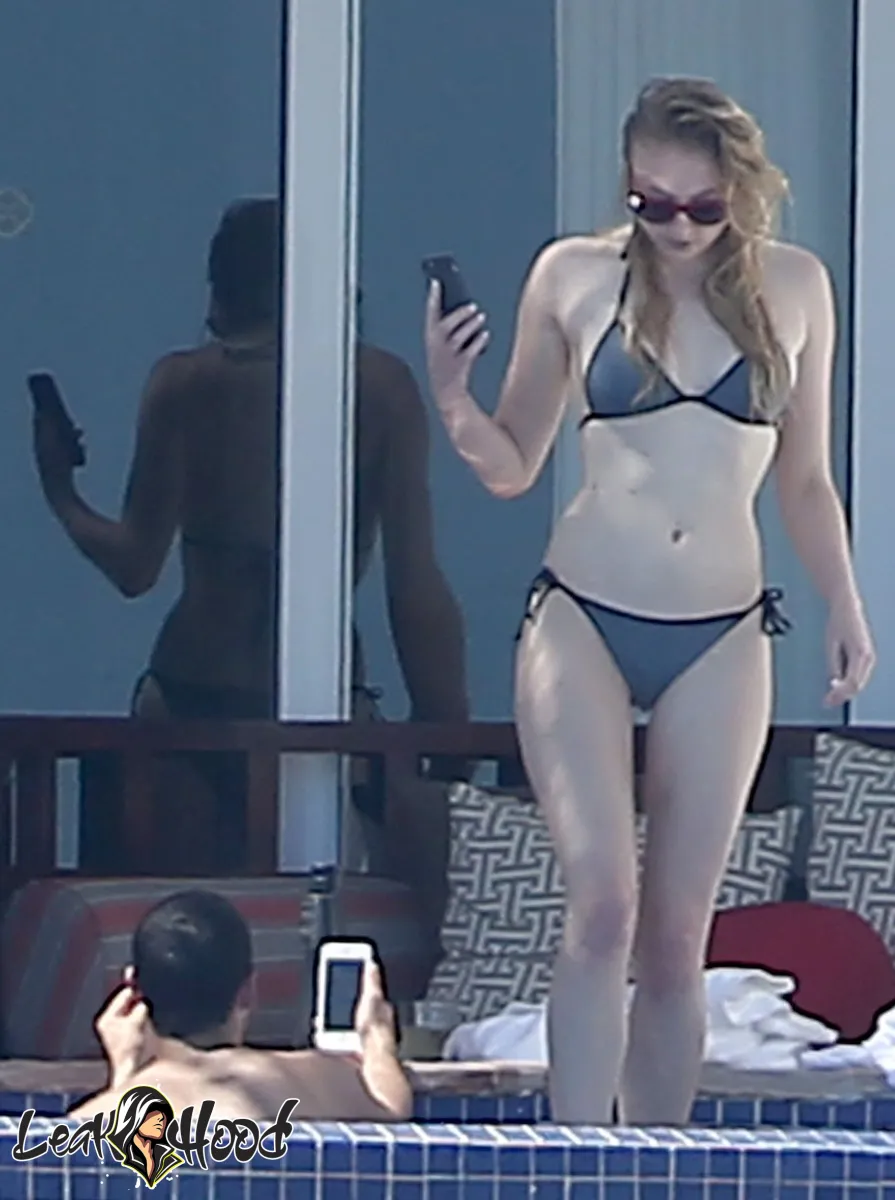 Sophie Turner Nude Leaks OnlyFans #269 - LeakHood