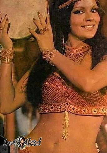 Zeenat Aman Nude Leaks OnlyFans #11 - LeakHood